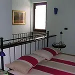 Tra... Monti E Vigne 4*