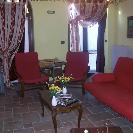 Frühstückspension Tra... Monti E Vigne La Morra