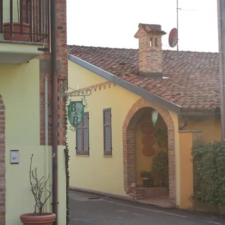 Tra... Monti E Vigne Bed and breakfast
