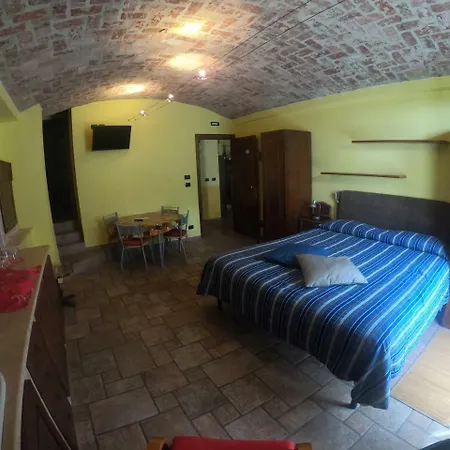 Tra... Monti E Vigne Bed and breakfast La Morra
