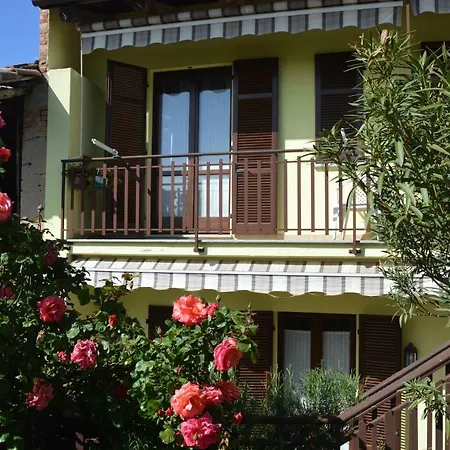 Tra... Monti E Vigne Bed & Breakfast 4*