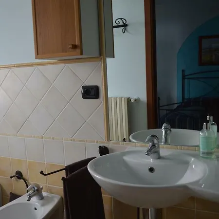 Tra... Monti E Vigne