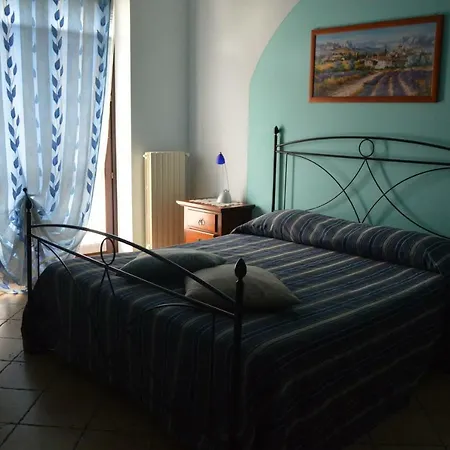 Tra... Monti E Vigne Bed & Breakfast